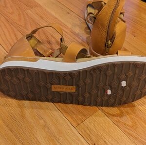 Merrell sandal nude size 9